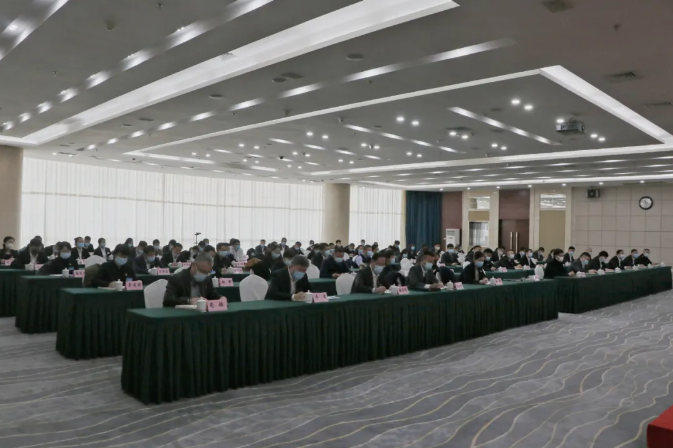 williamhill威廉希尔官网集团、温泉集团举办贯彻落实市第十三次党代会精神宣讲报告会(图3)